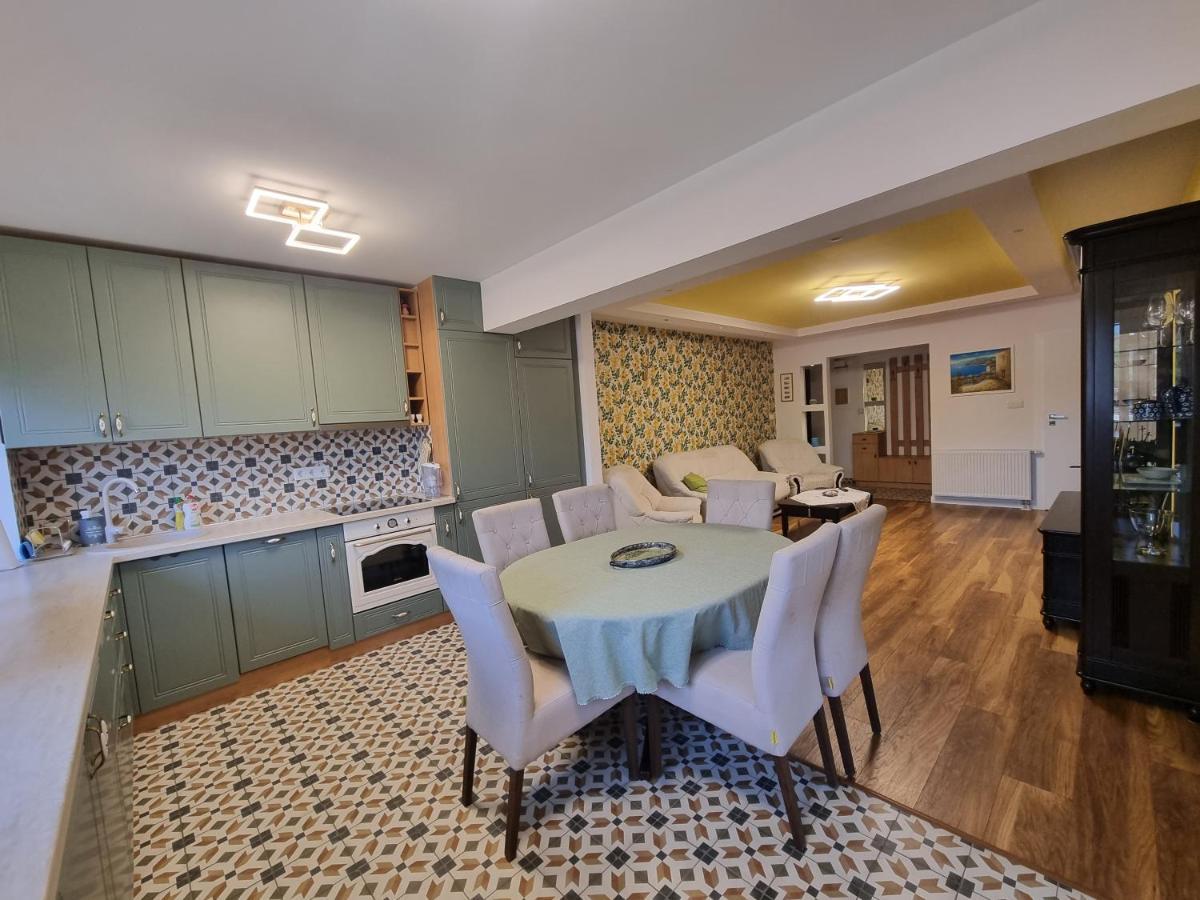 Bougainvillea Apartman Sfantu Gheorghe  ภายนอก รูปภาพ
